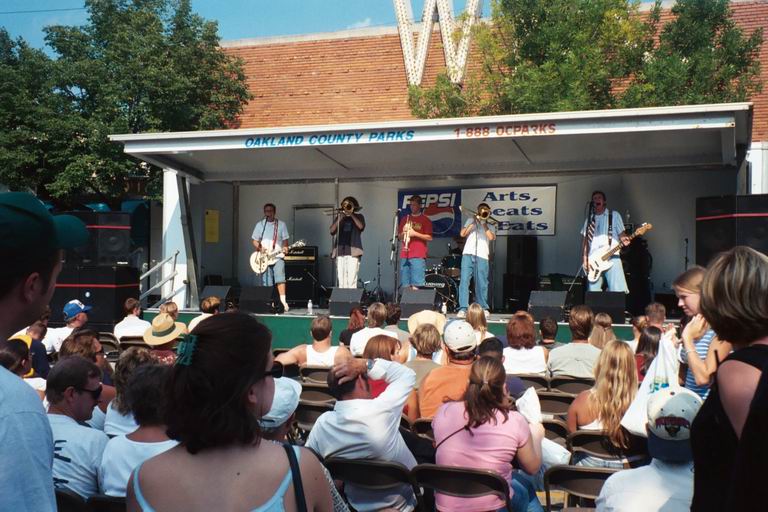 [ABE2002_07.jpg thumbnail]