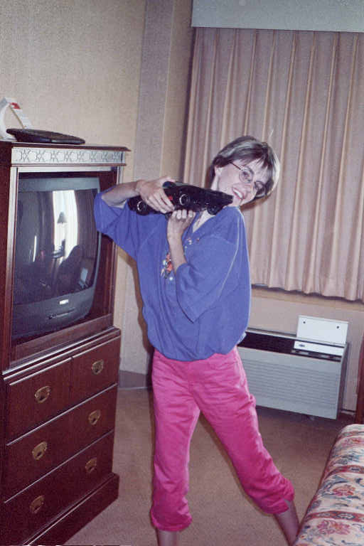 [AC2002_009.jpg thumbnail]