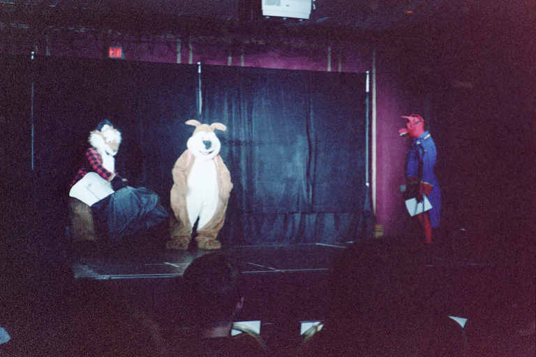 [AC2002_031.jpg thumbnail]