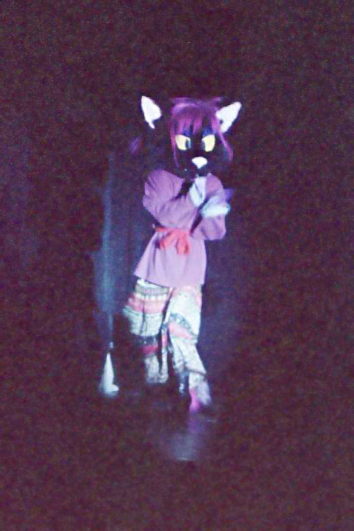 [AC2002_037.jpg thumbnail]