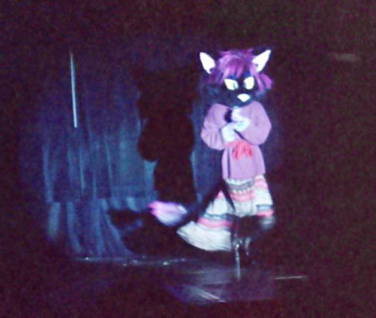 [AC2002_038.jpg thumbnail]