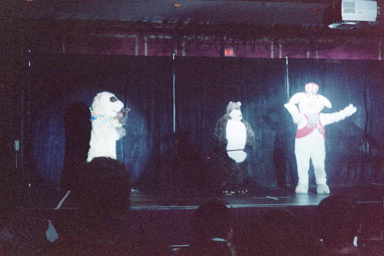 [AC2002_047.jpg thumbnail]