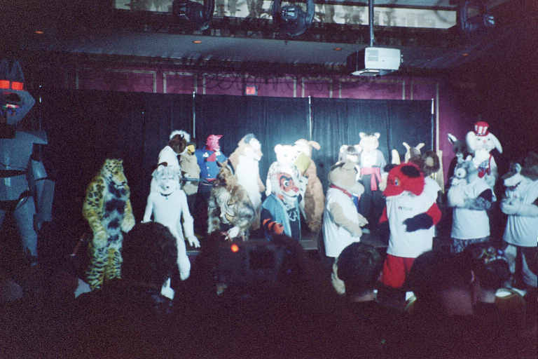 [AC2002_058.jpg thumbnail]