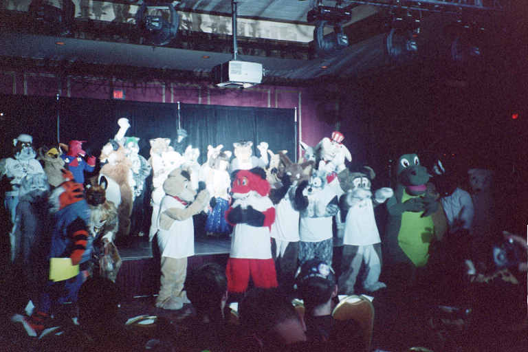 [AC2002_059.jpg thumbnail]