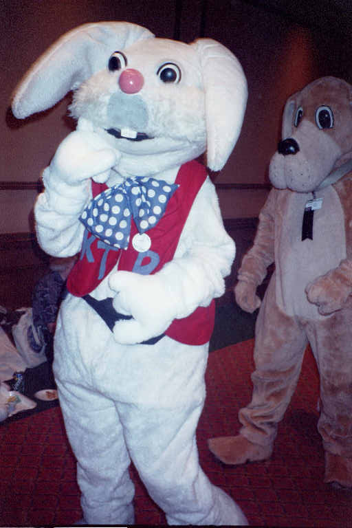 [AC2002_070.jpg thumbnail]