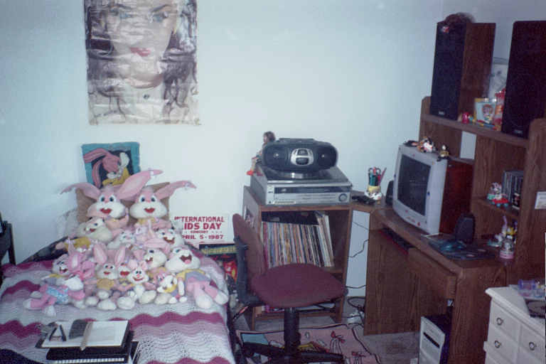 [AC2002_083.jpg thumbnail]