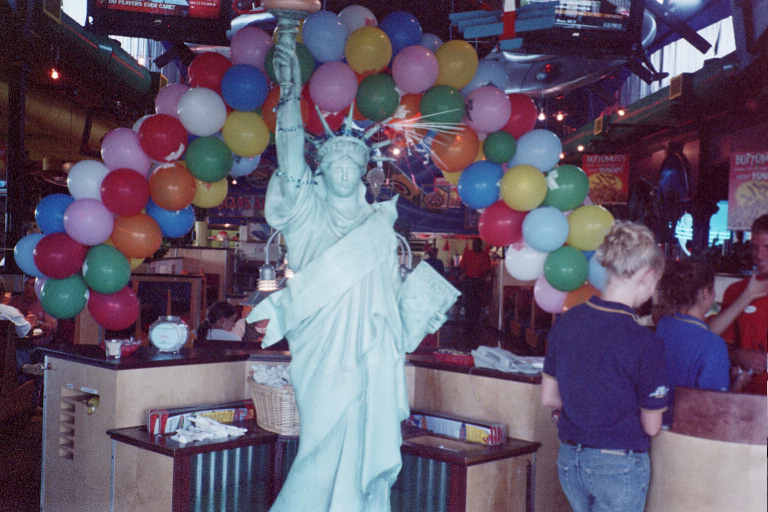 [AC2002_002.jpg thumbnail]