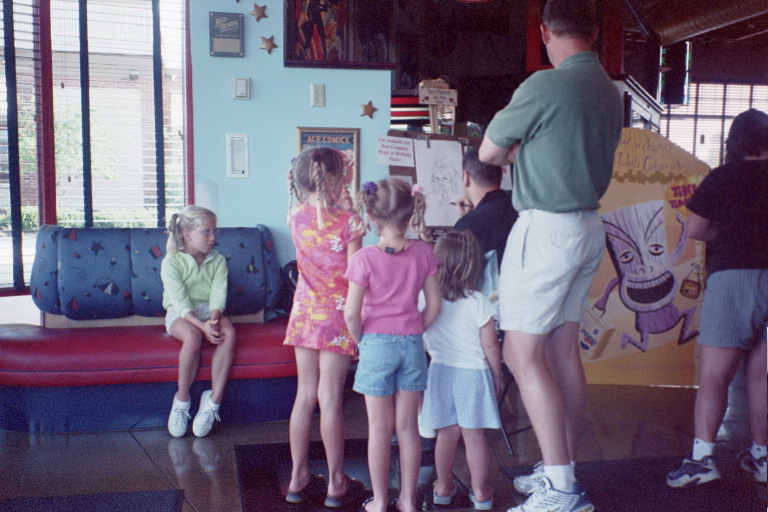 [AC2002_007.jpg thumbnail]