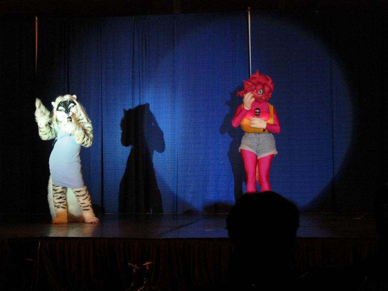 [AC2004_082.jpg thumbnail]