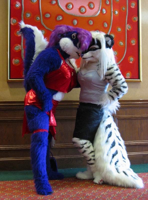 [AC2004_165.jpg thumbnail]