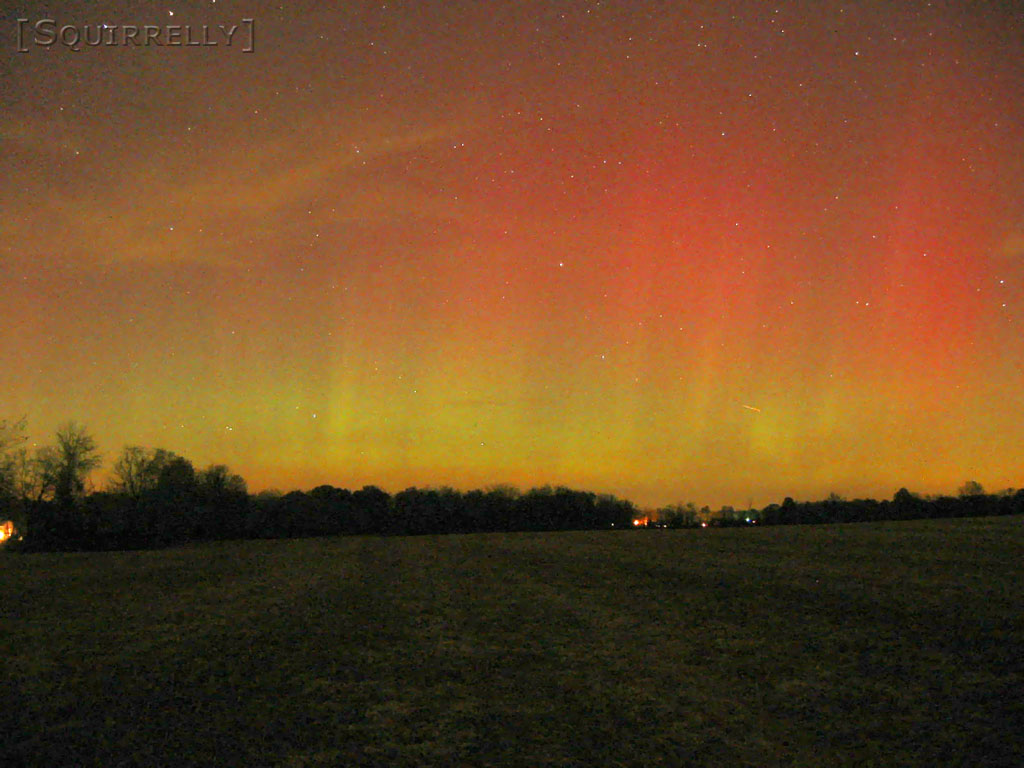 [Aurora20031030_1.jpg thumbnail]