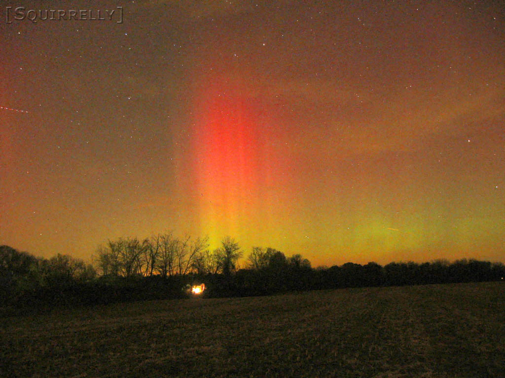 [Aurora20031030_4.jpg thumbnail]